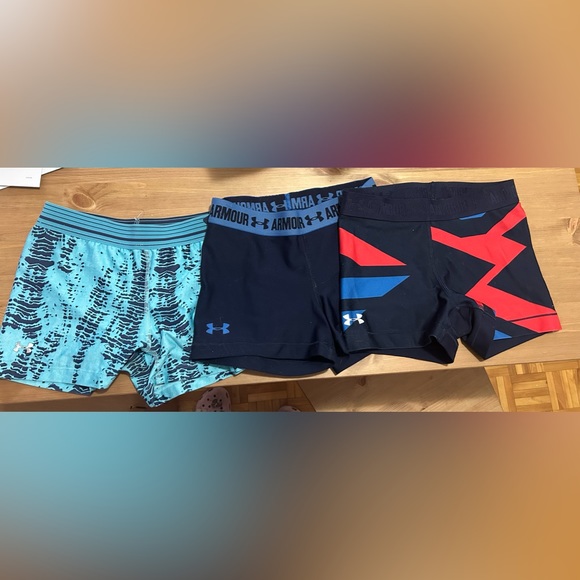 3 athletic shorts small - under armour - Picture 1 of 1